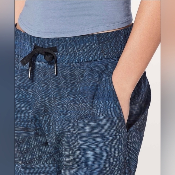 Lululemon On The Fly Pant *28" Linear Flux Battleship Multi - Picture 7 of 8